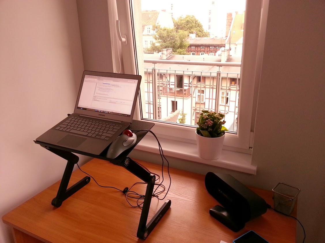 Standing desk